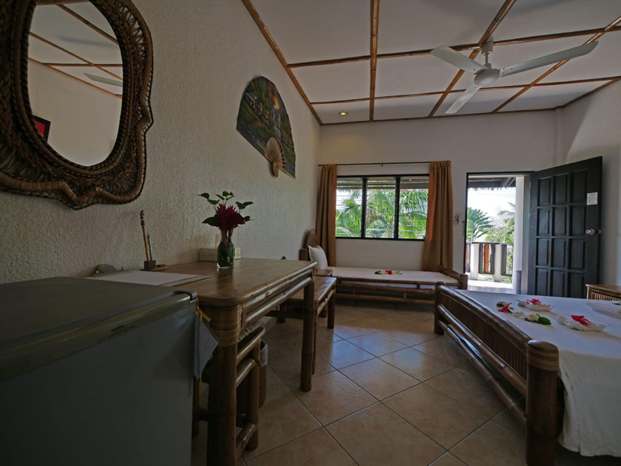 Dolphin House Resort Moalboal Exterior foto